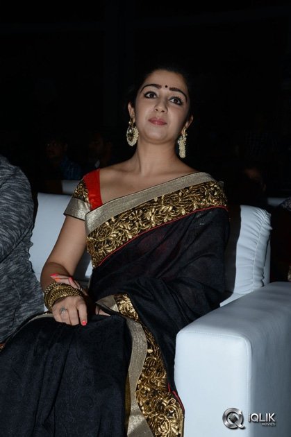 Charmi-at-Jyothi-Lakshmi-Movie-Audio-Launch